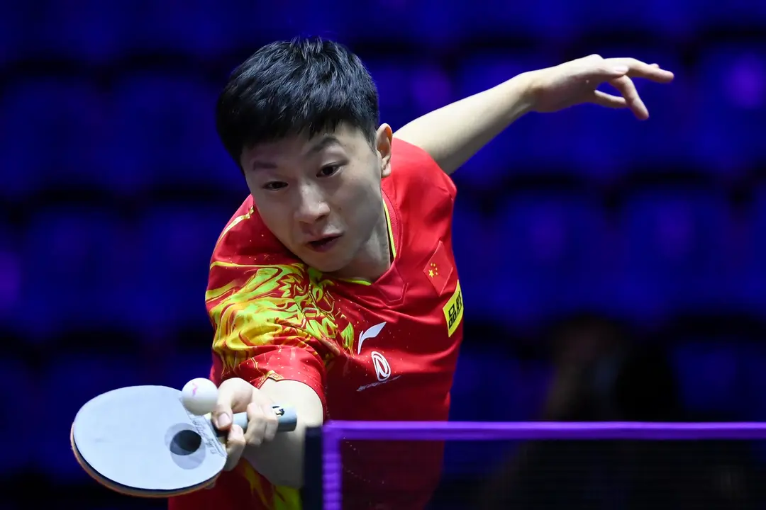 Foto de archivo del palista chino Ma Long Ma, ganador de cinco medallas de oro ol&iacute;mpicas, que en Par&iacute;s disputar&aacute; sus cuartos Juegos Ol&iacute;mpicos, aunque esta vez solo en la competici&oacute;n por equipos. EFE/EPA/Tamas Kovacs HUNGARY OUT[HUNGARY OUT]