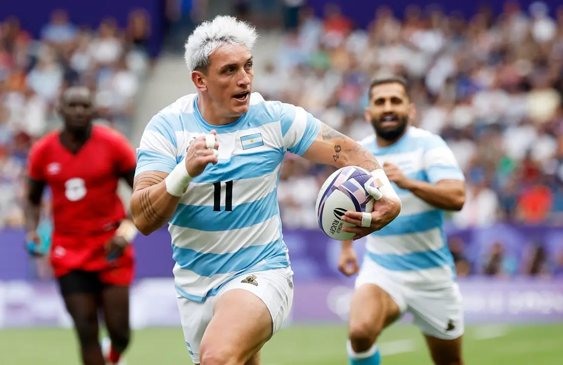 El jugador argentino Luciano Gonzalez en acci&oacute;n durante el partido del grupo N ante Kenia en Saint Francia, Kenia. EFE/EPA/YOAN VALAT