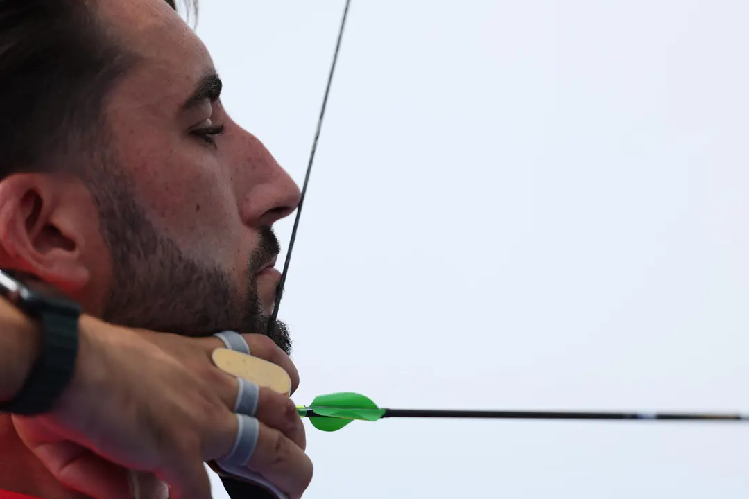 Pablo Acha, durante la fase clasificatoria de tiro con arco de los Juegos Ol&iacute;mpicos de Par&iacute;s 2024. EFE/ Sashenka Guti&eacute;rrez