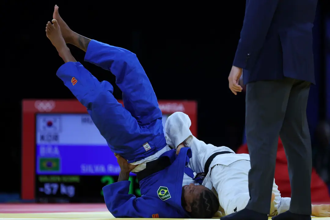 La brasile&ntilde;a Rafaela Silva (azul) EFE/ Kiko Huesca