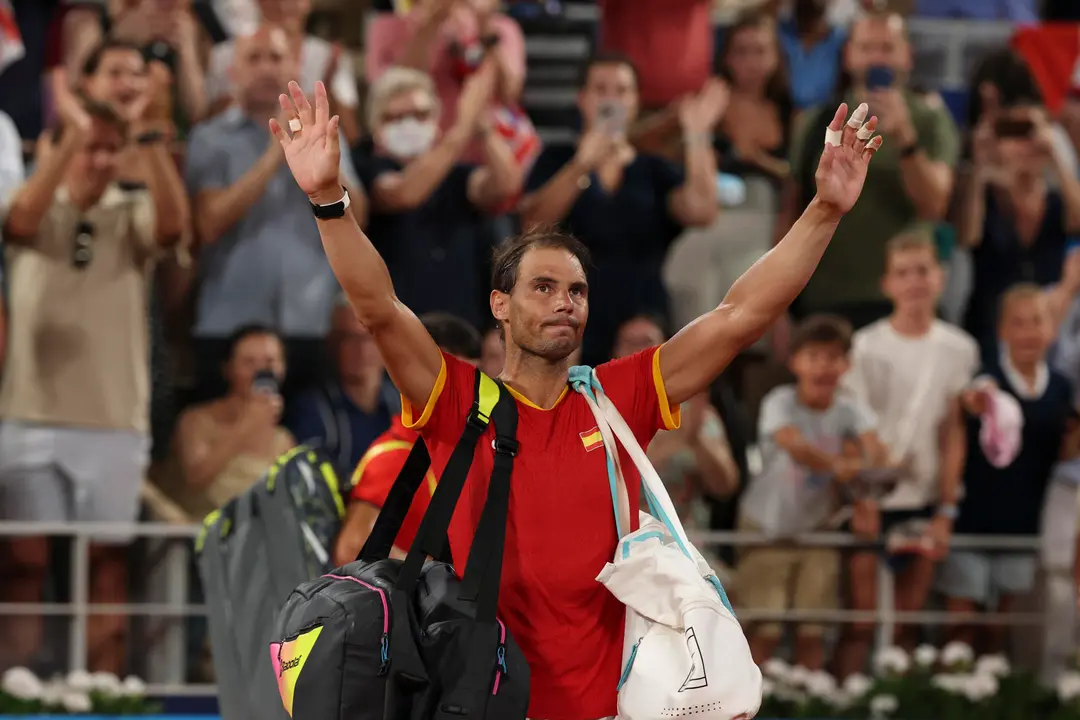 El espa&ntilde;ol Rafa Nadal tras perder ante los estadounidenses Austin Krajicek y Rajee Ram en los cuartos de final de dobles masculinos de tenis de los Juegos Ol&iacute;mpicos de Par&iacute;s 2024, en el complejo de tenis Roland Garros de Par&iacute;s. EFE/ Juanjo Mart&iacute;n