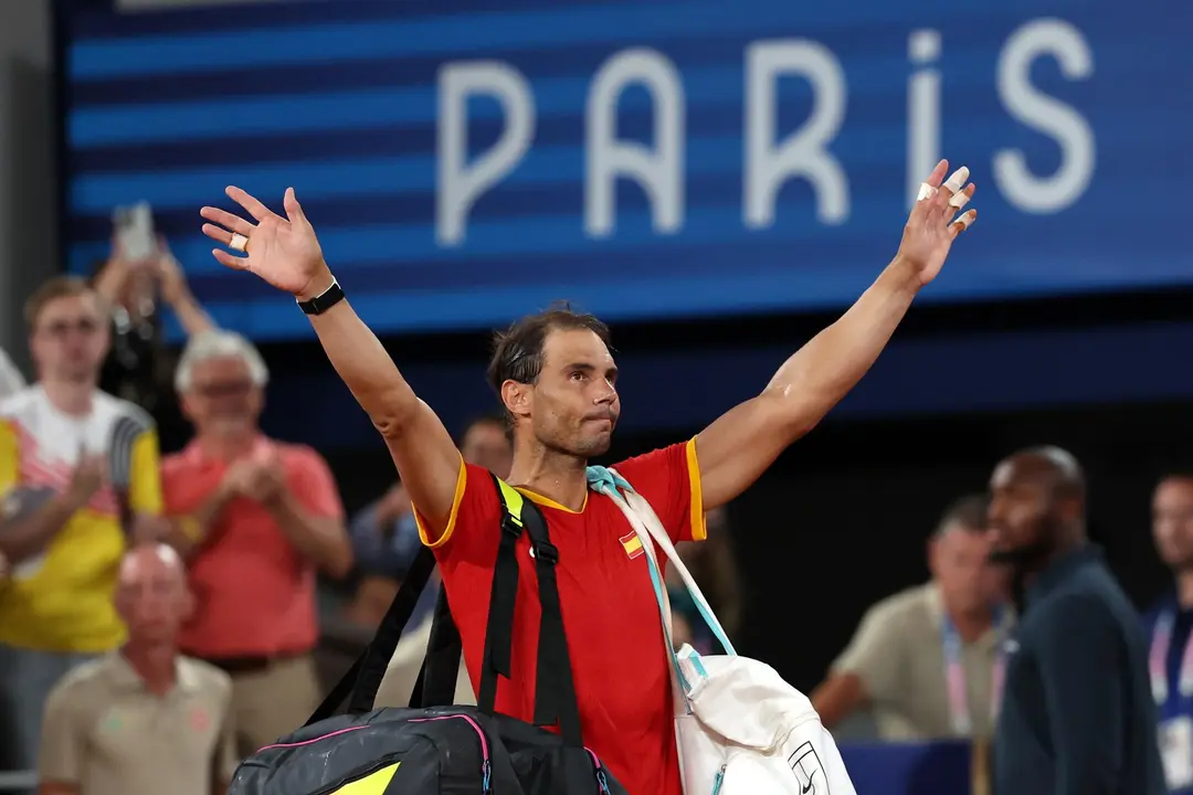 Rafael Nadal en los cuartos de final de dobles masculinos de tenis de los Juegos Ol&iacute;mpicos de Par&iacute;s 2024, en el complejo de tenis Roland Garros de Par&iacute;s.  EFE/EPA/DANIEL IRUNGU