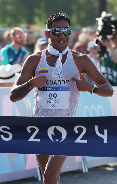 Brian Daniel Pintado dio este jueves a Ecuador la medalla de oro en los 20 kil&oacute;metros de los Juegos Ol&iacute;mpicos de Par&iacute;s. EFE/EPA/Mohammed Badra