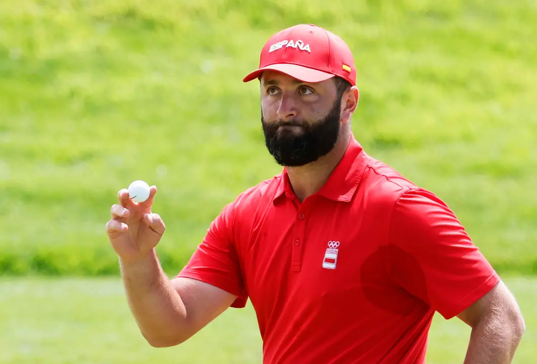 El espa&ntilde;ol Jon Rahm acarici&oacute; el t&iacute;tulo en Le Golf National en Guyancourt, Francia. EFE/EPA/ERIK S. LESSER