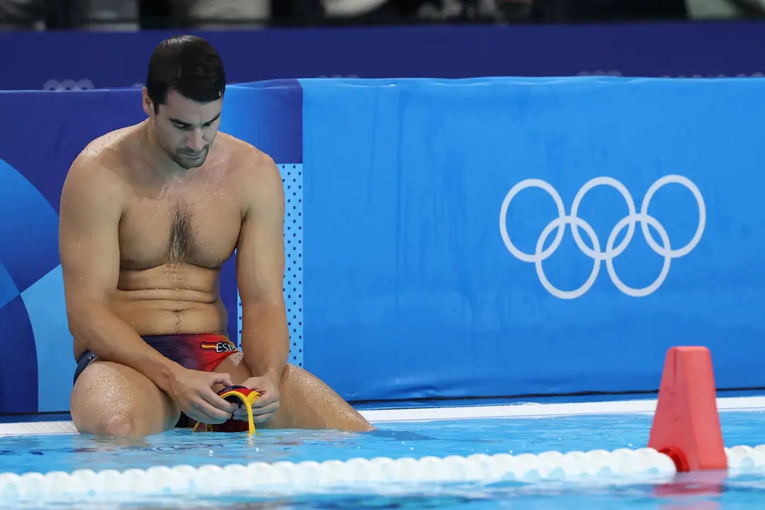 El portero espa&ntilde;ol Unai Aguirre, abatido tras perder ante Croacia en los cuartos de final del torneo ol&iacute;mpico de waterpolo. EFE/Juanjo Martin