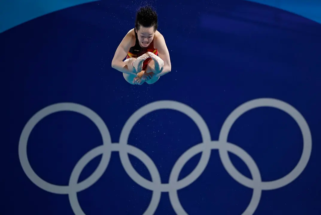 La china Chen Yiwen compite en salto de trampol&iacute;n tres metros.EFE/EPA/TOLGA AKMEN