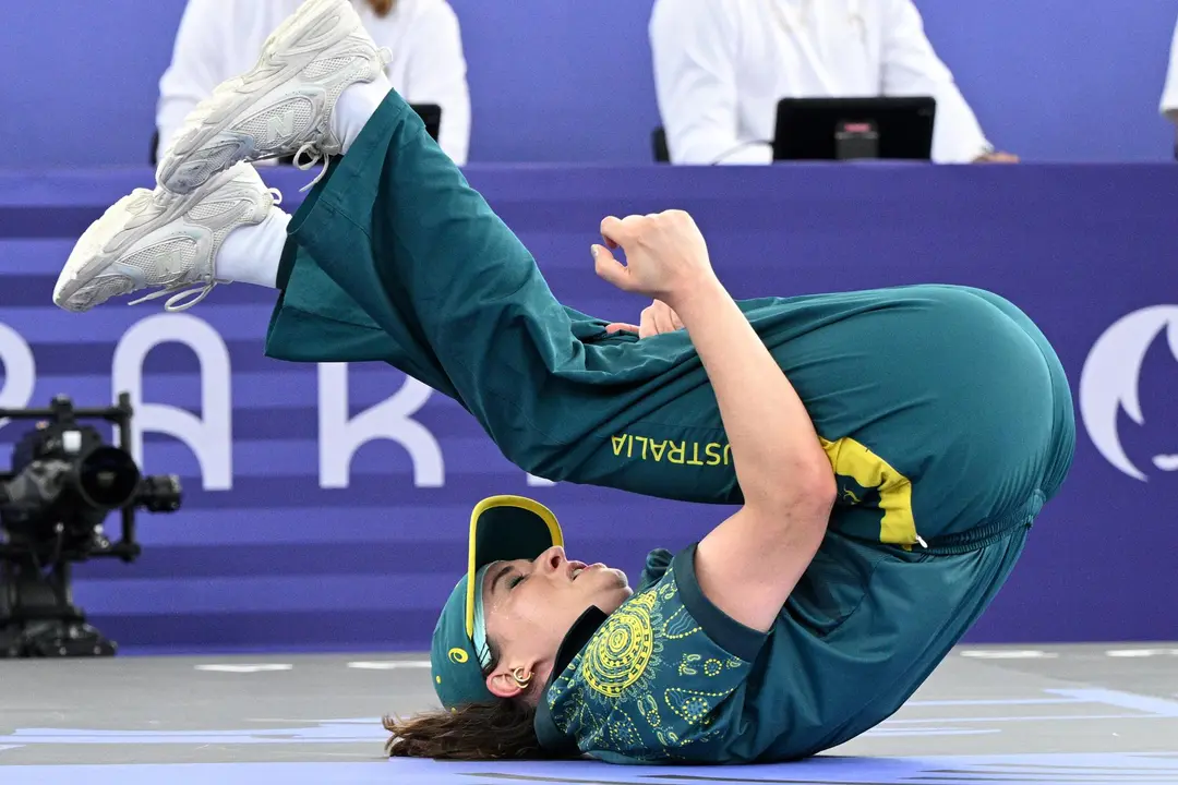 La australiana Rachel Gunn, conocida como Raygun, durante su participaci&oacute;n en breakdance en los Juegos Ol&iacute;mpicos de Par&iacute;s. EFE/EPA/CAROLINE BLUMBERG