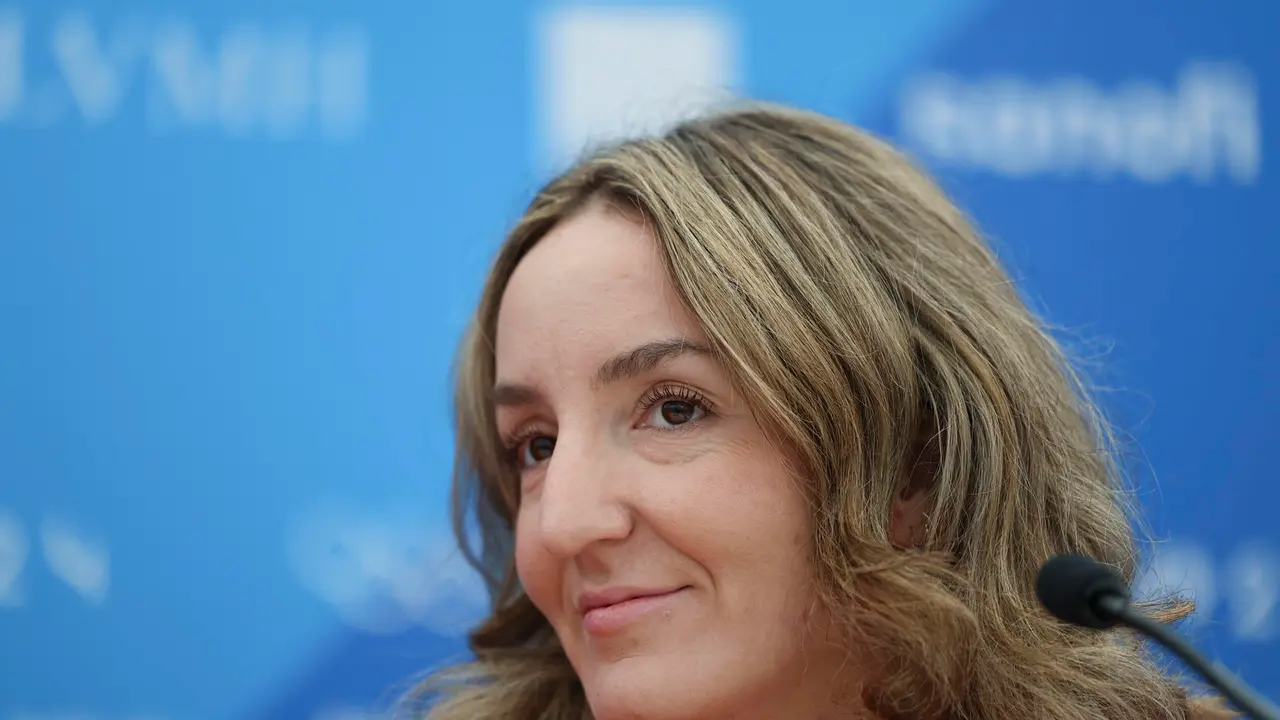 Luc&iacute;a Mart&iacute;n Portugu&eacute;s, miembro del equipo ol&iacute;mpico espa&ntilde;ol de esgrima, durante la rueda de prensa convocada por el equipo de cara a su participaci&oacute;n en los Juegos Ol&iacute;mpicos de Par&iacute;s 2024, este mi&eacute;rcoles, en la capital francesa. EFE/Sashenka Guti&eacute;rrez