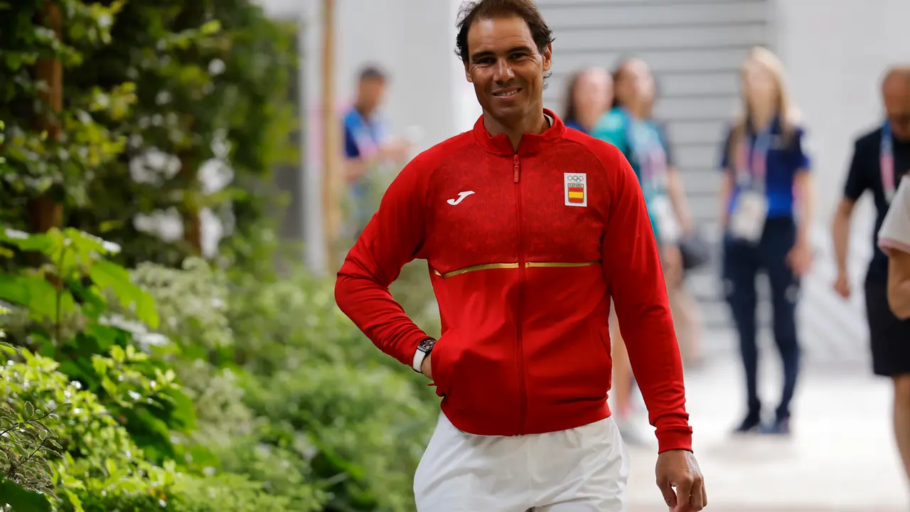 Nadal, a su llegada a la ceremonia oficial del sorteo de cuadros de singles y dobles del tenis ol&iacute;mpico. EFE/ Emilio Lavandeira