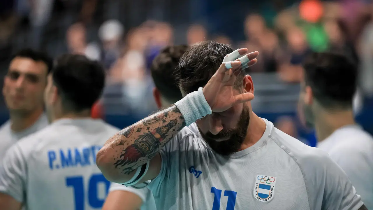 El pivote de la selecci&oacute;n argentina de balonmano Lucas Moscariello. EFE/EPA/MARTIN DIVISEK
