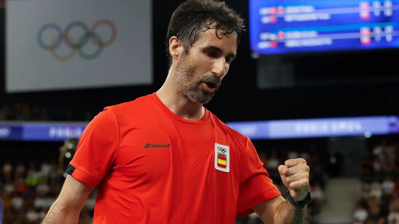 El jugador espa&ntilde;ol Pablo Abi&aacute;n celebra un punto durante su partido este martes. EFE/ Julio Mu&ntilde;oz