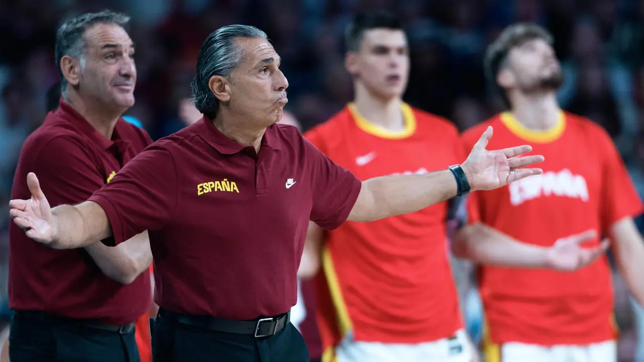 El seleccionador espa&ntilde;ol Sergio Scariolo durante el partido ante Grecia. EFE/EPA/ALEX PLAVEVSKI