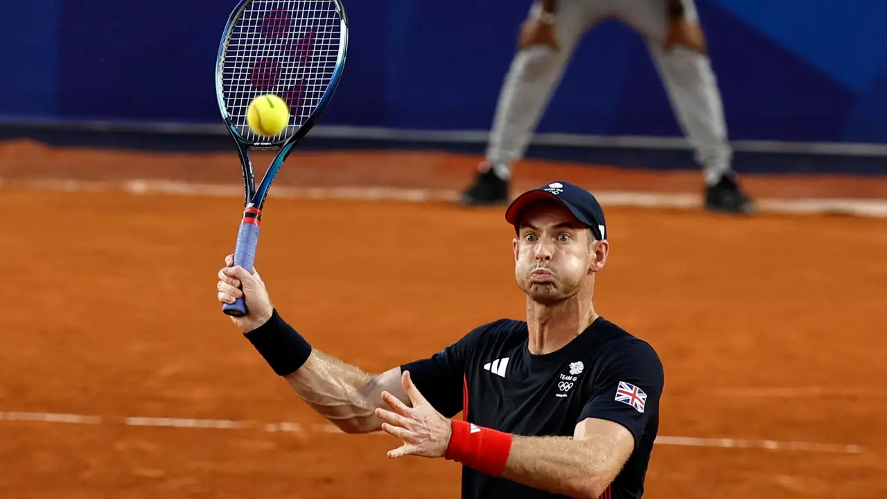El brit&aacute;nico Andy Murray en la pista de Roland Garros en Par&iacute;s, Francia. EFE/EPA/RITCHIE B. TONGO