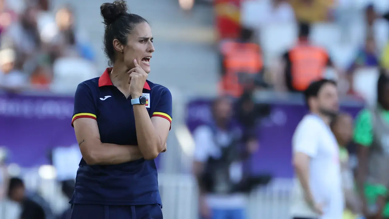 La entrenadora de Espa&ntilde;a, Montse Tom&eacute;, este mi&eacute;rcoles, en el partido del Grupo C de F&uacute;tbol Femenino de los Juegos Ol&iacute;mpicos de Par&iacute;s 2024, entre Brasil y Espa&ntilde;a, celebrado en el Estadio de Burdeos (Francia). EFE/ Kiko Huesca
