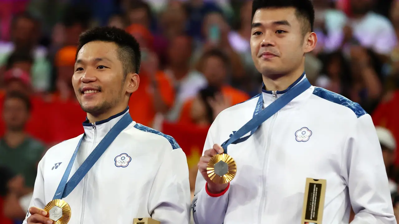 Los taiwaneses Yang Lee y Chi-Lin Wang en la La Chapelle Arena en Paris, Francia. EFE/EPA/DIVYAKANT SOLANKI
