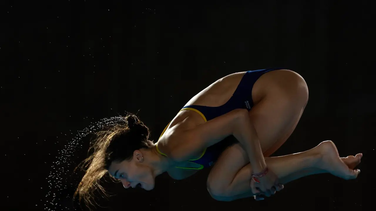 La espa&ntilde;ola Ana Carvajal durante la fase preliminar de saltos desde la plataforma de 10M, de los Juegos Ol&iacute;mpicos de Par&iacute;s 2024. EFE/EPA/MAST IRHAM