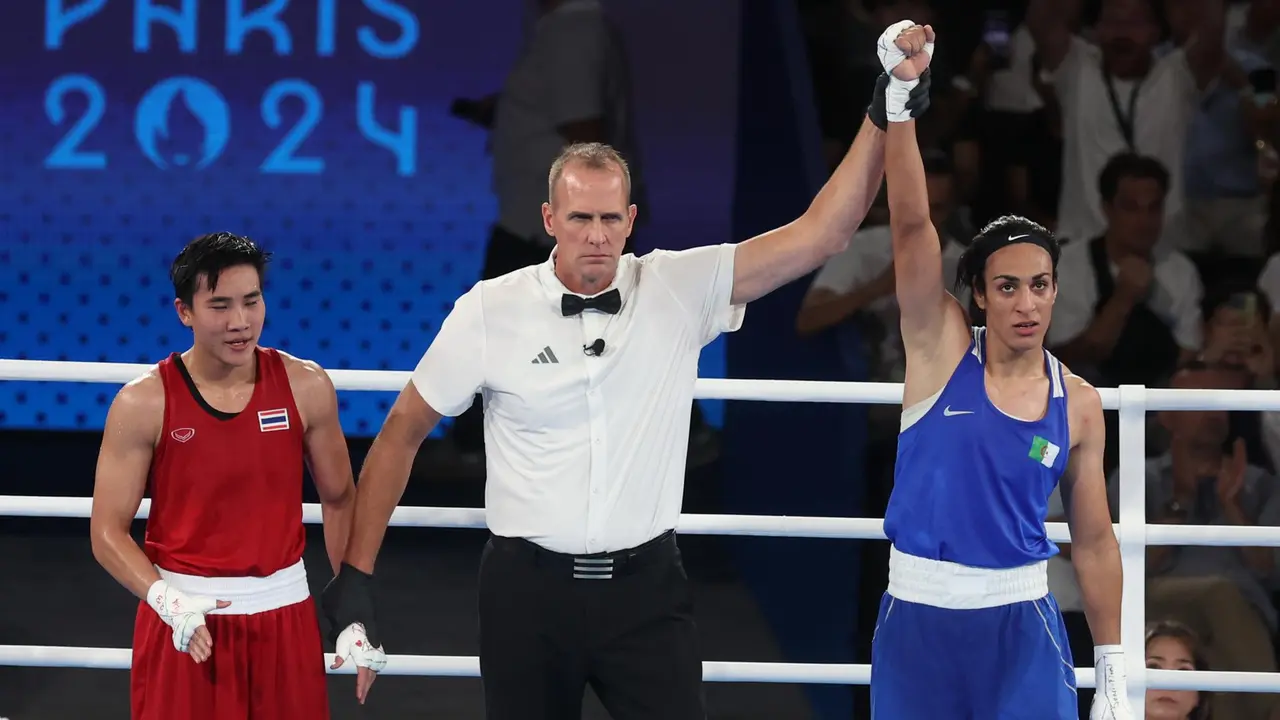 La boxeadora argelina Imane Khelif se clasific&oacute; para la final ol&iacute;mpica de -66 kilos. EFE/EPA/MOHAMMED BADRA