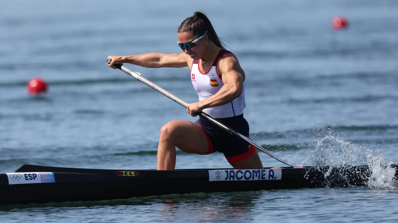 Antia Jacome ha sido cuarta en la final del C1 200m de los Juegos Ol&iacute;mpicos de Par&iacute;s 2024. En la imagen, en un momento de su participaci&oacute;n en la semifinal. EFE/EPA/ALI HAIDER